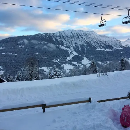 Chaleureux Avec Vue Sur Les Montagnes De La Lechere