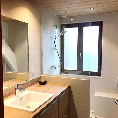 Chaleureux Avec Vue Sur Les Montagnes De Chalet *