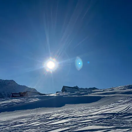 Chaleureux Avec Vue Sur Les Montagnes De Chalet